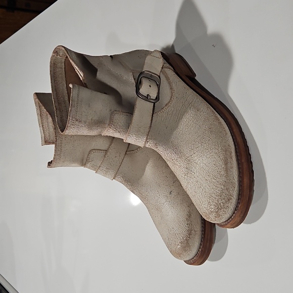 Frye Cream Veronica Short Ankle Boots Sz 10 Like New! - Picture 2 of 9